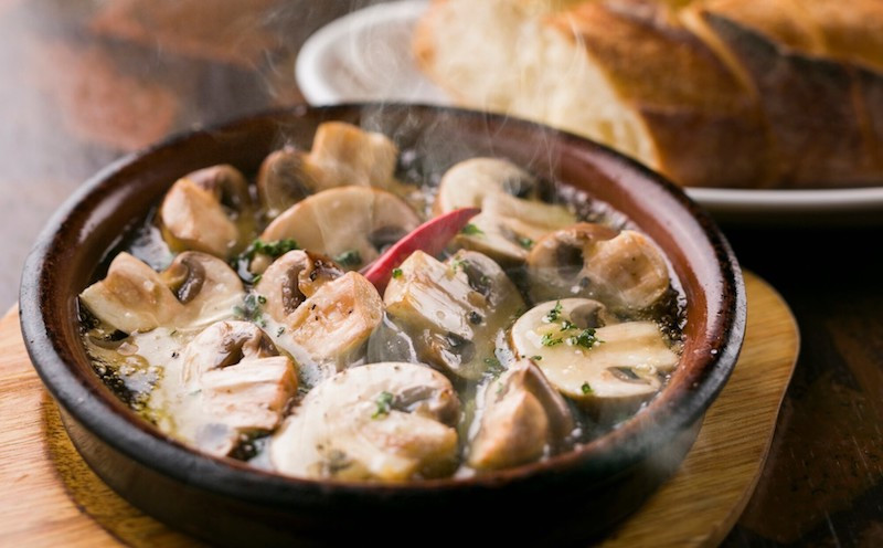 AJILLO(ガーリックオイル煮 パン付き)